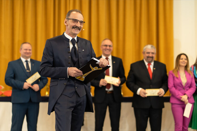 romeo-bocanescu-gala-premiilor-destine-2022-2 romeo-bocanescu-gala-premiilor-destine-2022-2